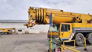 Grue tout-terrain Liebherr LTM1300 250t d'occasion, grue mobile 250t, moteur Mitsubishi, roulement fabriqué en 2004 - Product Image 2