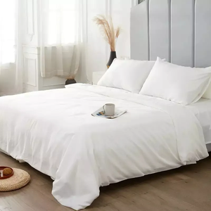 Bambusstoff Maßanfertigung OEM Großhandel OEKO-Zertifiziert 4-teiliges Weißes Seidiges Hotel-Bettwäsche-Set mit Bettlaken und Bettbezug - Product Image 1