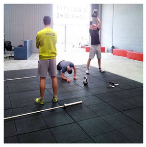 Tapis en caoutchouc Stable pour enfants, sol en caoutchouc pour cheval, noir, offre spéciale - Product Image 1