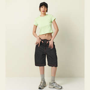 Camiseta Corta de Mujer, Estilo Urbano, Ajustada, Transpirable, Mezcla de Tres Materiales, 135GSM, Suave, Ligera, Lisa, Personalizable con Logotipo OEM - Product Image 4