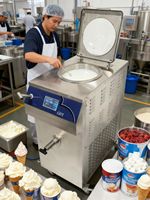 Pasteurisateur de yaourt 32-62L à prix d'usine avec refroidissement, machine de pasteurisation par lots pour la stérilisation en usine de mélange de gelato et de crème glacée