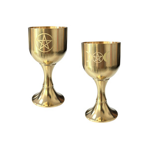 <span class=keywords><strong>Calice</strong></span> in Ottone, Bicchiere per Vino, <span class=keywords><strong>Calice</strong></span> in Metallo per Liquori e <span class=keywords><strong>Acqua</strong></span>, Coppa Intagliata a Tema, Strumento Rituale Inciso per Wicca e Stregoneria - Product Image 5