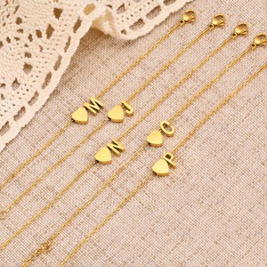 Bracelet à breloques en acier inoxydable <span class=keywords><strong>Aimee</strong></span> avec initiale en forme de cœur, plaqué or 18 carats, hypoallergénique, sans nickel, bijoux tendance pour - Product Image 6