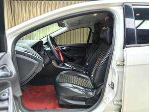 <span class=keywords><strong>Ford</strong></span> <span class=keywords><strong>Focus</strong></span> Hatchback Modello 2018 1.6L con Trasmissione Automatica - Product Image 4