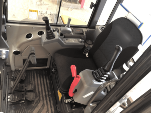 Mini Excavadora Amarilla de 3.5 Toneladas con Giro Cero, Compacta y Hidráulica, al Mejor Precio - Product Image 3