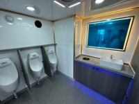 Le matériel de conteneur de remorque de toilette mobile mobile de chantier de construction portatif pour l'usage extérieur de magasin inclut la toilette de douche de maison