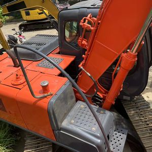 Pelle hydraulique sur chenilles Hitachi ZX120 d'occasion en bon état pour la construction, l'agriculture et le creusement Nouveau prix Moteur à noyau - Product Image 3