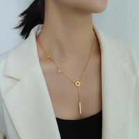 Original Designer's Cool Style Versatile Love Pendant 18K Gold Plated Acero inoxidable