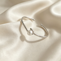 Bracelet en argent sterling S925 plaqué or avec perle et design minimaliste en forme de coquille, ouverture réglable pour femmes