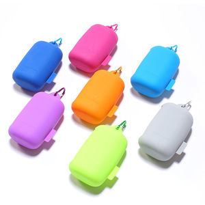 Pochette de rangement en silicone respirant avec mousqueton, étui de transport portable en silicone pour accessoires de sport, de camping et de plein air - Product Image 1
