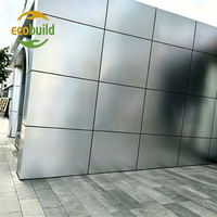 Panneau composite en aluminium Alucobond PE ACP ACM antistatique argenté de 4 mm et 5 mm pour revêtement mural extérieur et façade de bâtiment moderne