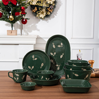 Ensemble de vaisselle en céramique unique, design en relief de feuilles, assiettes, bols, tasses, ambiance festive de Noël