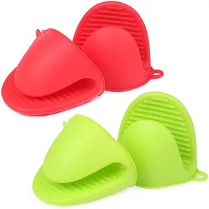 Mini guanti da forno in Silicone, guanti da forno antiscivolo resistenti al calore in Silicone con anello sospeso per cottura, cottura, barbecue