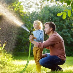 Tuyau d'arrosage de <span class=keywords><strong>jardin</strong></span> <span class=keywords><strong>50m</strong></span> universel 1/2 pouce pour l'irrigation des lits de fleurs et des pelouses, en plastique vert clair, pression 8 bars - Product Image 5