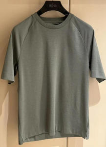 2025 Mới Nhất Mô Hình Người Đàn Ông Của T-Shirt Thời Trang Thiết Kế Tối Giản Kết Cấu Vải Cổ Điển Vòng Cổ Làm Nổi Bật Người Đàn Ông Của Phong Cách Của Người Đàn Ông Của T-Shirt - Product Image 5