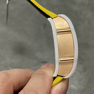 Reloj de Lujo de Alta Calidad con Forma de Barril y Cara Sonriente Amarilla, Movimiento Mecánico Automático para Hombre - Product Image 6