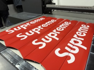 Imprimante à plat UV Wellprint pour carton <span class=keywords><strong>A0</strong></span> A1, vernis sélectif, encre blanche, pour impression de coques de téléphone, stylos, verre et produits cadeaux - Product Image 5