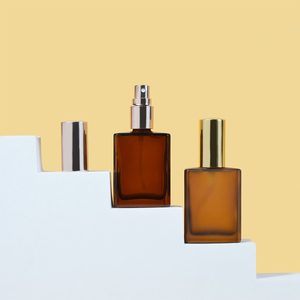 Flacone Spray in vetro a nebbia Fine cosmetico da 15ml 30ml 30ml da 100ml quadrato piatto smerigliato chiaro ambra - Product Image 3