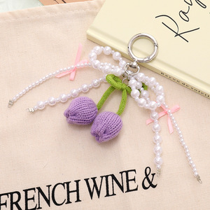 Llavero de flores de tulipán de ganchillo con perlas, juguetes amigurumi de punto hechos a mano, llaveros de tulipán de ganchillo coloridos para dijes de bolso de niña - Product Image 3