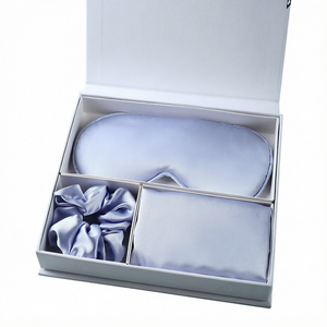 Ensemble de sommeil quatre saisons en satin de soie de luxe avec logo personnalisé, imprimé par transfert thermique, comprenant un masque de sommeil confortable et doux, une taie d'oreiller et un chouchou - Product Image 6