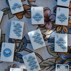 Zen Tea House Green Jade Crane Chinoiserie Moderne Casino Jeux de poker et de mahjong Tuiles de mahjong 160 pièces Pieds en acier inoxydable Peint à la main - Product Image 3