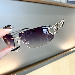 Rectangle Fashion Cat Eye Frameless <b>Sunglasses</b> Metal Heart Cutouts UV400 Women Sun Protection Fishing Outings Cycling Light - Product Image 2