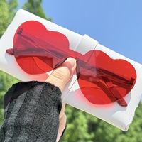 Lunettes de soleil en forme de cœur pour femmes avec monture en plastique confortable, tendance bleu, rouge, jaune, violet pour les fêtes