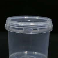 Seau en plastique transparent blanc avec poignée en plastique