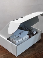 Boîte pliante en carton ondulé noire pour vêtements et t-shirts – Offre spéciale
