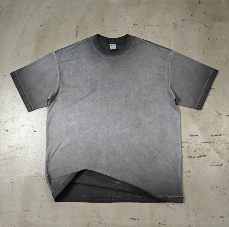 สีเทาเข้ม