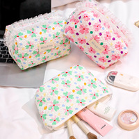 Sac de toilette matelassé portable et pliable en polyester avec fermeture éclair, motif floral, grande capacité, personnalisable avec logo, pour cosmétiques et articles de toilette