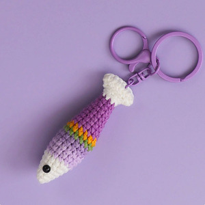 Nouveaux jouets en crochet amigurumi colorés, porte-clés animaux, mini porte-clés en forme de poisson arc-en-ciel tricoté, breloques faites à la main pour étuis d'écouteurs - Product Image 5