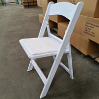 Chaise Chiavari en résine blanche empilable et portable pour hôtel, événement extérieur, fête - Vente en gros à prix réduit