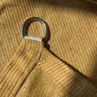 Voile d'ombrage en maille tissée beige robuste avec anneaux en D et bords renforcés triple couture pour patio et jardin