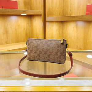 Bolso Bandolera de Mujer Estilo Vintage Francés, Material PU Duradero, Bolso de Hombro Cuadrado Pequeño, Diseño Único con Remaches, Lindo Bolso de Poliéster para Dama - Product Image 5