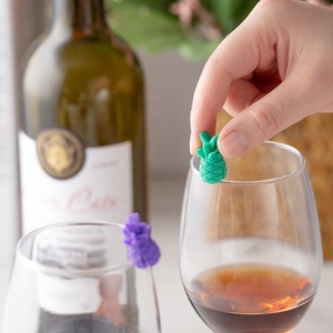 Autocollants en silicone pour <span class=keywords><strong>bouchon</strong></span> de <span class=keywords><strong>vin</strong></span> Séparateurs de verre à <span class=keywords><strong>vin</strong></span> Dispositifs d'étiquettes pour ananas Bâtons de <span class=keywords><strong>vin</strong></span> de fête Bouchons de bouteilles en silicone - Product Image 3