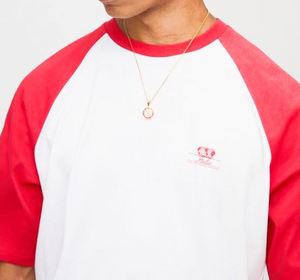 Conjunto Deportivo 100% Algodón con Bordado 3D, Camiseta Roja Oversize con Estampado Raglán y Pantalones Cortos Relajados - Product Image 3