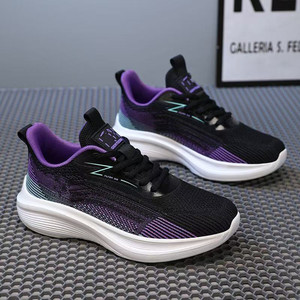 Baskets de sport pour femmes fabriquées en Chine, respirantes, avec empeigne en maille Fly Knit, style plateforme classique, pour la gym, la course, le tennis et la marche. - Product Image 3