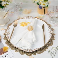 Ensemble de décoration de table de mariage, serviettes de table pour mariage, napperons ronds à feuilles d'or, set de napperons de table essuyables, anneaux de serviette perlés
