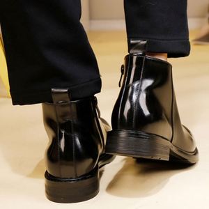 Bottes hautes pour hommes de style britannique, nouvelles bottes d'automne et d'hiver en cuir de cheval faites à la main pour l'extérieur - Product Image 6