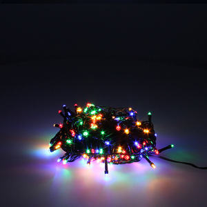 Guirnalda de luces navideñas con 500 LED multicolor, apta para uso en interiores y exteriores, con protección IP44 y bajo consumo de energía - Product Image 1