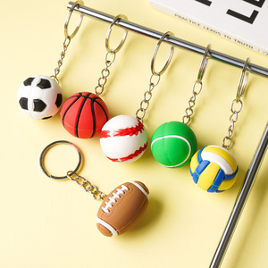 QY  gros de porte-clés en caoutchouc souple 3D pendentifs clés de voiture en silicone petits cadeaux et articles promotionnels - Product Image 3
