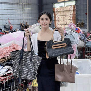 Commercio all'ingrosso della fabbrica più economico della borsa di cuoio della borsa della borsa dell'imbracatura della borsa usata delle signore borse miste balle balle - Product Image 2