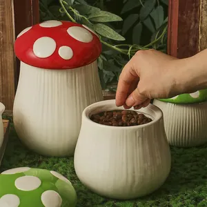 2024 로고 사용자 정의 귀여운 버섯 모양의 저장 용기 차 커피 설탕 용기 뚜껑이있는 고급 주방 세라믹 용기