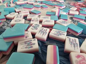 Jeu de tuiles de Mahjong de luxe américain <span class=keywords><strong>en</strong></span> acrylique bleu <span class=keywords><strong>Paris</strong></span> Candy, 160 tuiles (10 Jokers, 6 Blanks) pour 4 joueurs - Meilleures ventes - Product Image 2