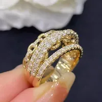 ZhuQian Großhandel Messing Mehrschichtige Ringe für Frauen, Glänzendes Kettendesign, Zirkonia Vergoldeter Breiter Ring, Trendiger Geometrischer Hochzeitsring