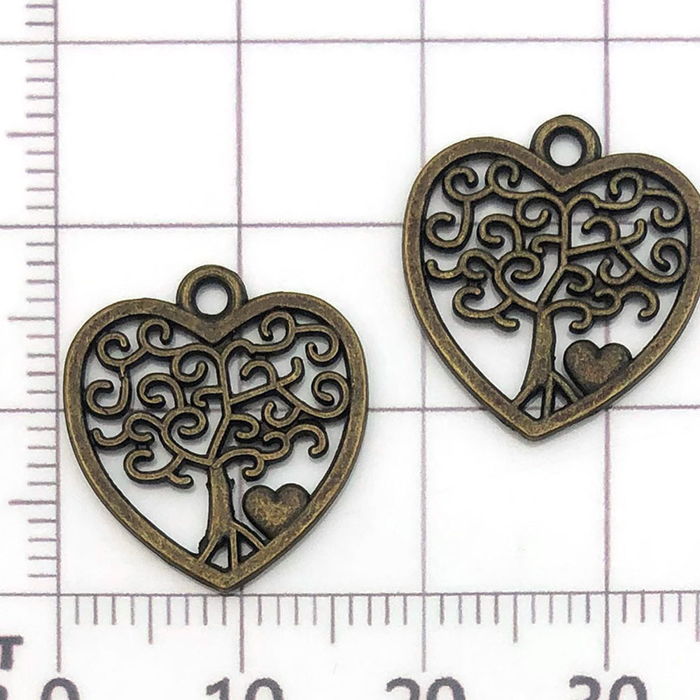 Un Arbre de Vie vert ancien en forme de coeur - 0,9g - 17*18mm - 19922