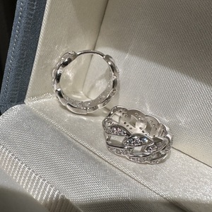 Pendientes de Cadena de Plata Pura S925 Wenchi, Elegantes y Modernos con Diseño Francés, Hebilla Cruzada, Joyería Ligera y Sencilla - Product Image 5