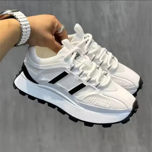 Scarpe sportive Casual traspiranti in Mesh Sole pesanti bianche alla moda - Product Image 2