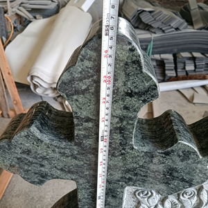 Design Unici per Lapidi in Granito Verde Oliva con Croce Intagliata, Monumento Verticale Stile Rumeno, Prezzi Convenienti per Lapidi Cimiteriali - Product Image 4